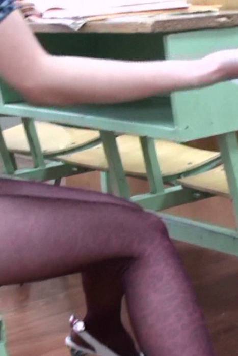 [学院私拍高清视频]ID0030 丝袜 (8)教室里的性感黑丝